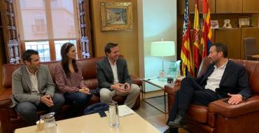 La Generalitat y el Ayuntamiento estrechan la colaboración para promocionar Elche como destino Turístico Cultural