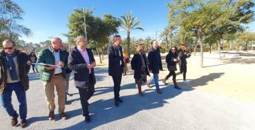 El alcalde destaca que “el nuevo ajardinamiento de la UMH posibilita una mejor conexión con la ciudad”