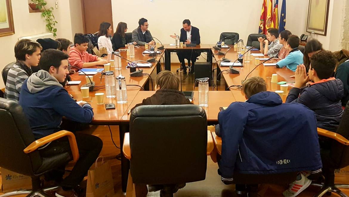 Carlos González responde a las preguntas de los niños y las niñas del Club de Talentos