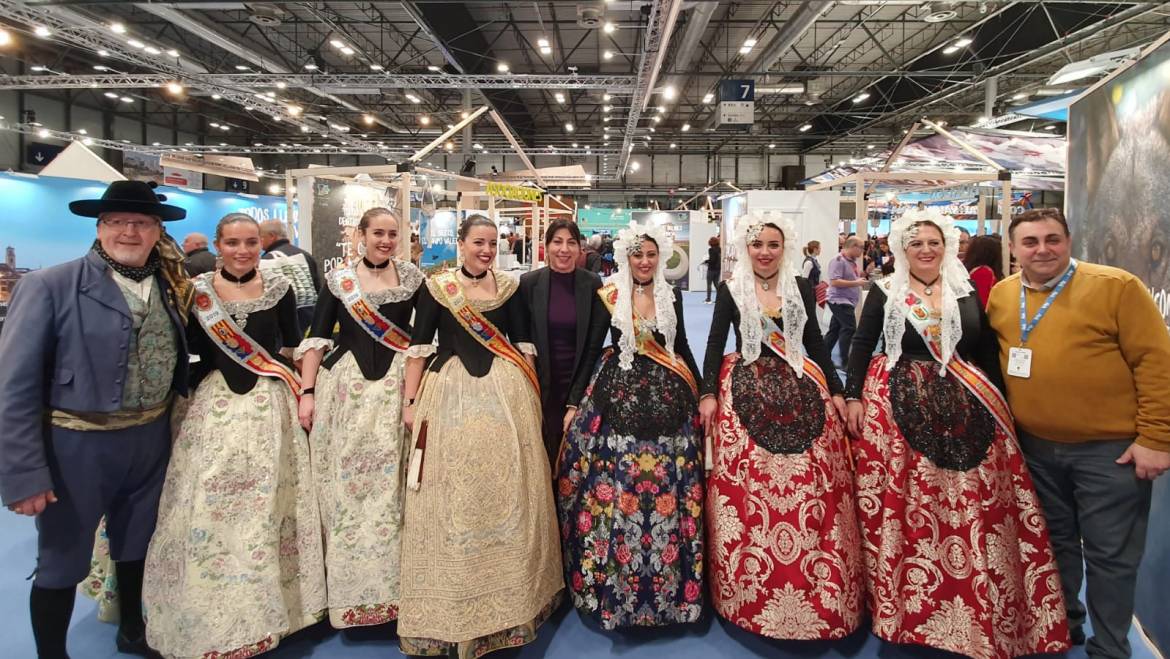 Las fiestas de Elche continúan con su promoción por Fitur