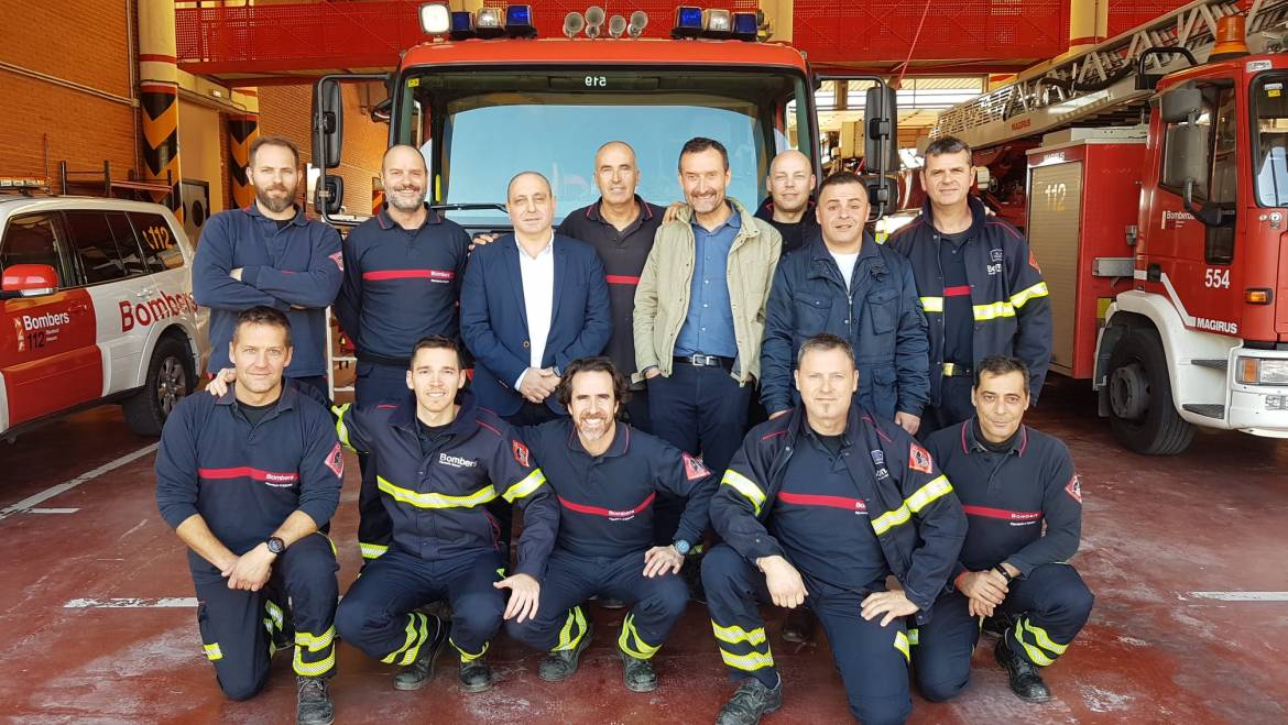 Carlos González visita el Parque de Bomberos y la base de DYA