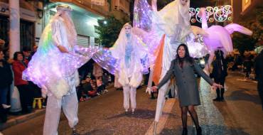 Miles de ilicitanos acompañan a los Reyes Magos en su espectacular Cabalgata