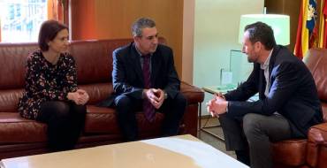 El Ayuntamiento y la Generalitat animan a los propietarios de viviendas y empresas irregulares a normalizar su situación a través de la nueva normativa