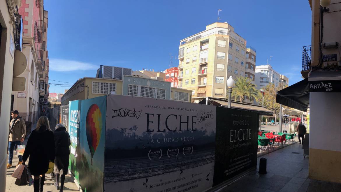 El Ayuntamiento requiere a Aparcisa para que en siete días inicie la retirada del vallado del Mercado Central y cubra las excavaciones arqueológicas