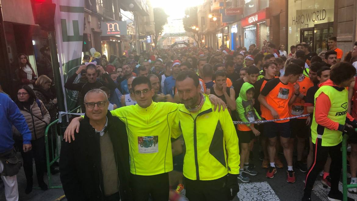 Cerca de tres mil personas participan en la XII edición de la San Silvestre ilicitana