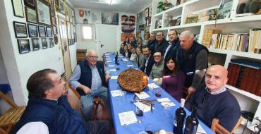 El alcalde entrega la distinción de “Costrero de honor 2019” al departamento de Farmacia del Hospital General de Elche