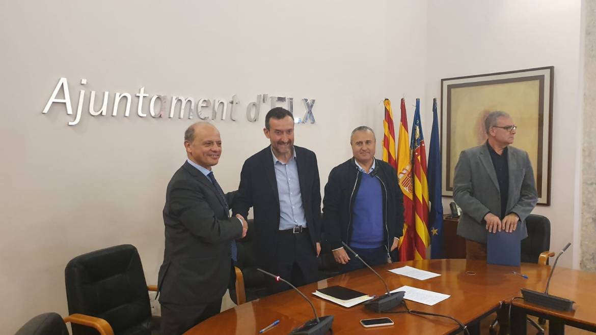 L’Ajuntament signa un conveni amb l’Elx C.F per a la utilització d’instal·lacions esportives municipals