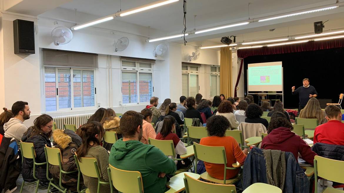 Elche Emprende realiza un Taller de Creación de Empresas de Economía Social en el IES Victoria Kent