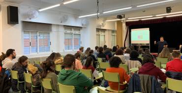 Elche Emprende realiza un Taller de Creación de Empresas de Economía Social en el IES Victoria Kent