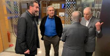 Carlos González acude a la presentación del libro «Vicente Molina Foix, el creyente de todas las religiones»
