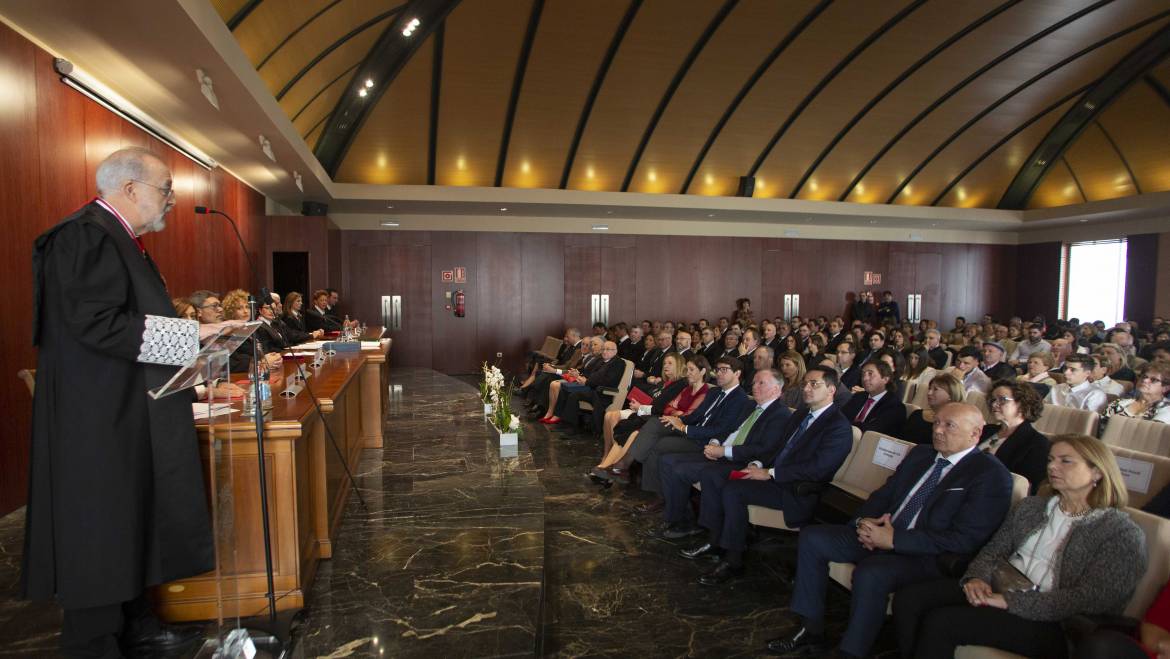 El alcalde de Elche apoya al Colegio de Abogados en su reclamación  de mejoras para la planta judicial