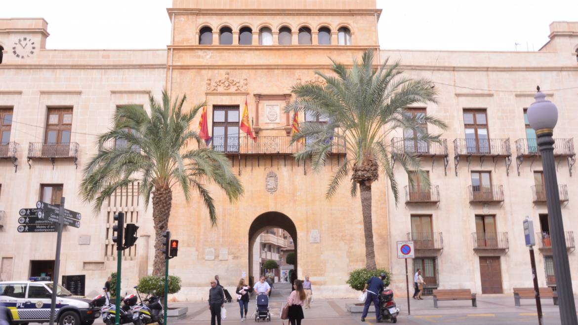 La Corporación Municipal convoca un minuto de silencio por el asesinato de una mujer en Moraira