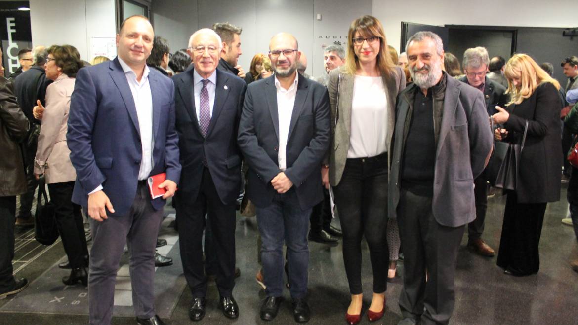 La XVII Nit d’Escola Valenciana premia al Misteri en su primera gala en Elche