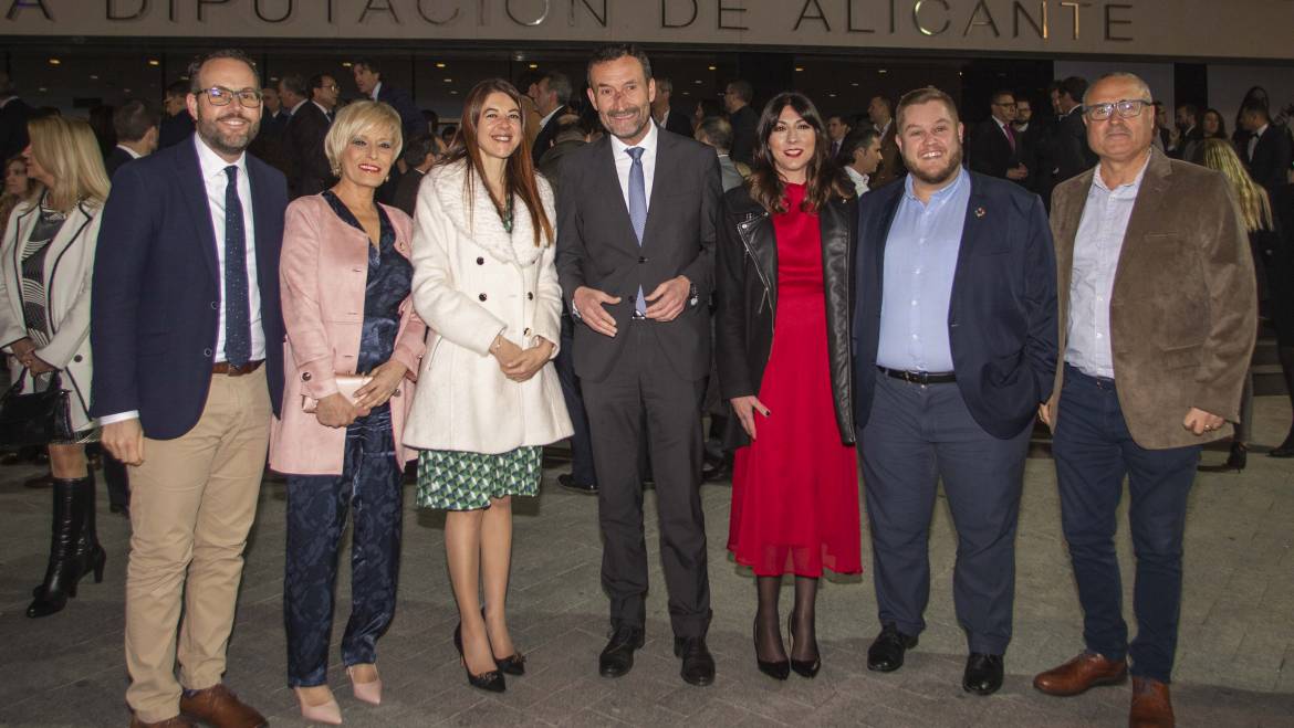 La “Gala de los Importantes” del diari Información premia el talent il·licità