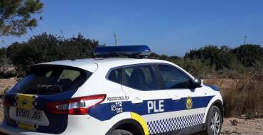Detenida persona con requisitoria al ser sorprendido sustrayendo en un bancal