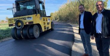 El Ayuntamiento sigue adelante con su plan de modernización de las pedanías con el asfaltado del Camí de Los Torres