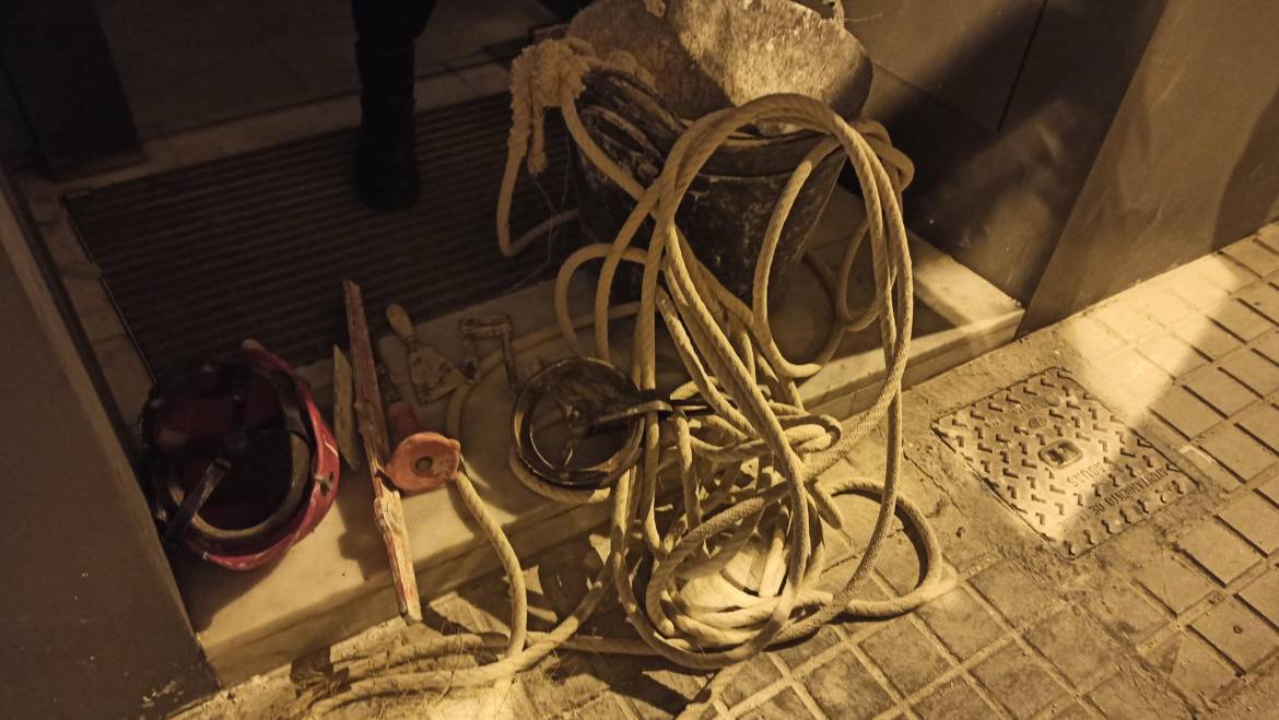 Detenidos por sustracción de material de obra