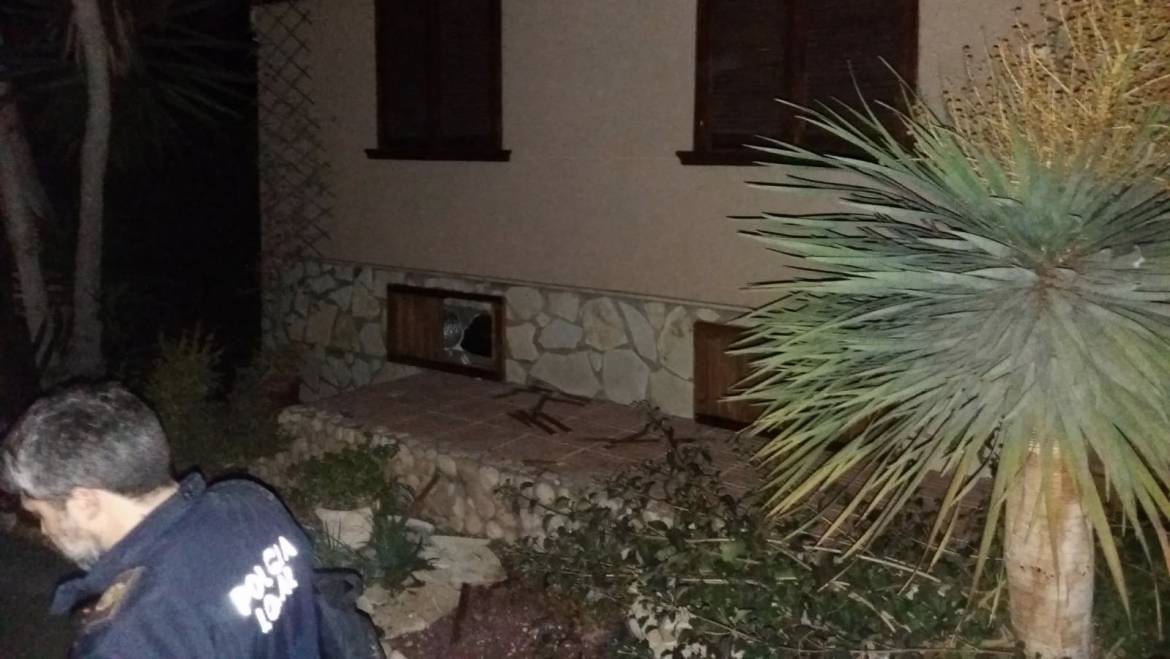 Detenidos «in fraganti» al entrar a una casa sin sus moradores en el interior