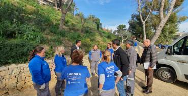 El Ayuntamiento duplica la inversión en la regeneración de la ladera del Vinalopó con programas de formación y empleo