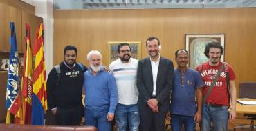 El alcalde da la bienvenida a jóvenes socios del proyecto Erasmus + “BoCoto” procedentes de Italia, la India y Nepal