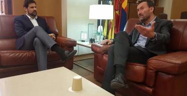 Carlos González recibe al ‘creador de presidentes’
