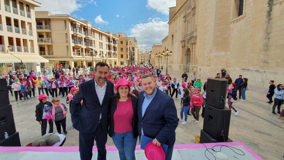El Ayuntamiento de Elche conmemora el Día Internacional de la Mujer con la lectura de un manifiesto a cargo de Emilia Méndez