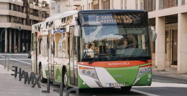 El transporte público de Elche se adapta a la regulación marcada por el estado de alarma y se cancela la zona ORA