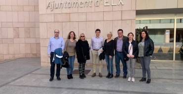 Regidors de Benissa visiten l’Ajuntament d’Elx per a prendre exemple del Portal de Transparència il·licità