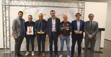 L’Ajuntament d’Elx reconeix i agraeix la labor de les 45 persones que col·laboren i fan possible la Mitja Marató