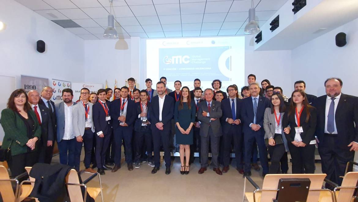 El alcalde de Elche asiste a la primera final autonómica de Global Management Challenge promovida por la Cámara de Comercio de Alicante