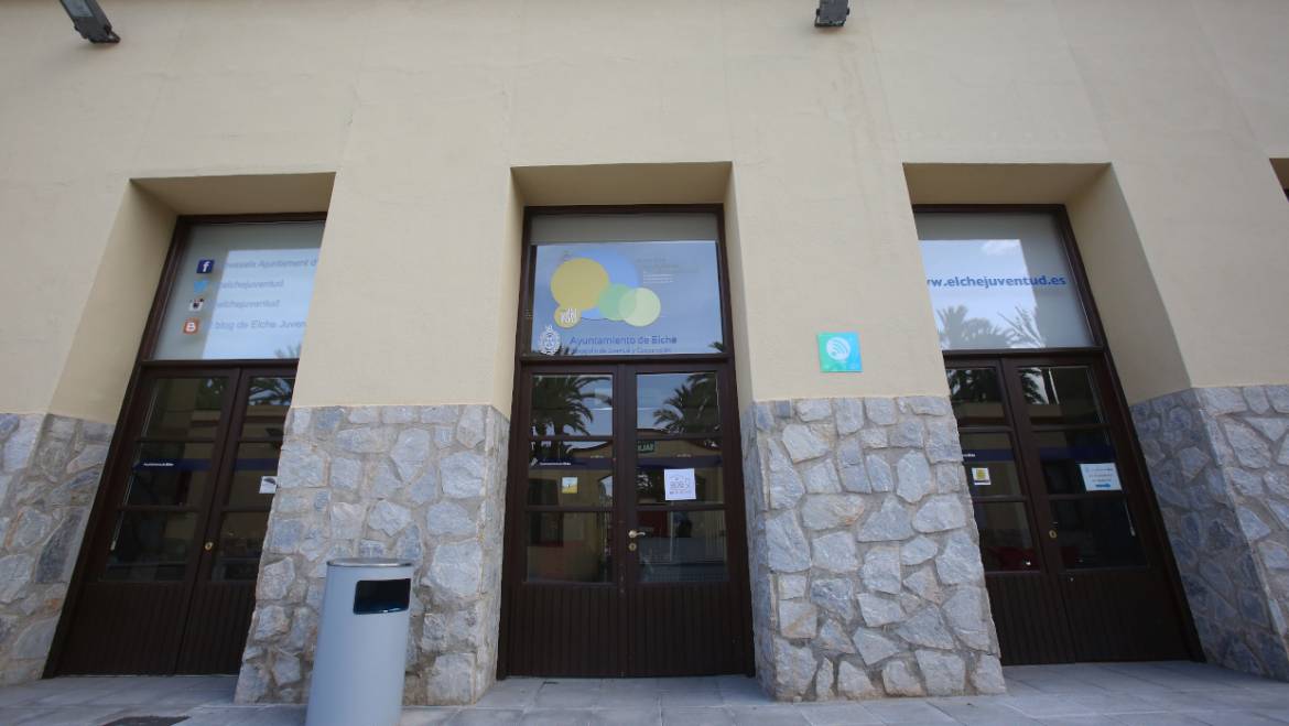 El Ayuntamiento de Elche recibe 33.000 euros del IVAJ para contratar a profesionales de juventud de nivel A