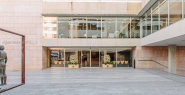 El Pleno pide a la Generalitat el refuerzo del Servicio de Mediación, Arbitraje y Conciliación (SMAC) y un plan de ayudas para los artistas locales