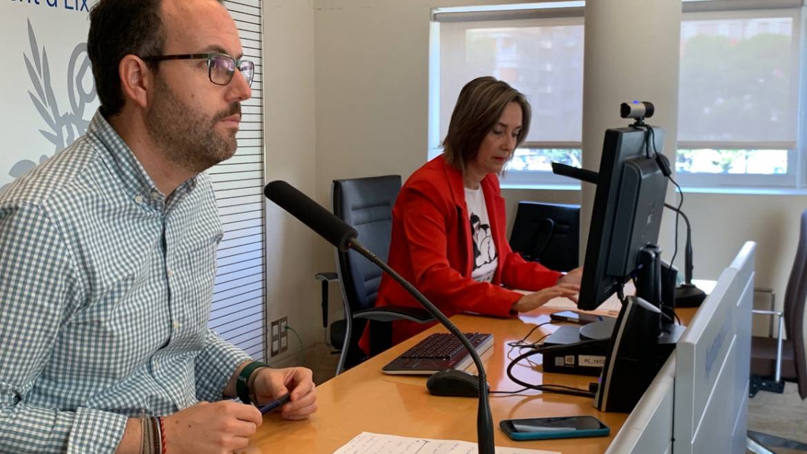 El Ayuntamiento adecúa la parcela en la que se colocarán las aulas para los alumnos del CEIP “La Paz” mientras que se construye el nuevo colegio