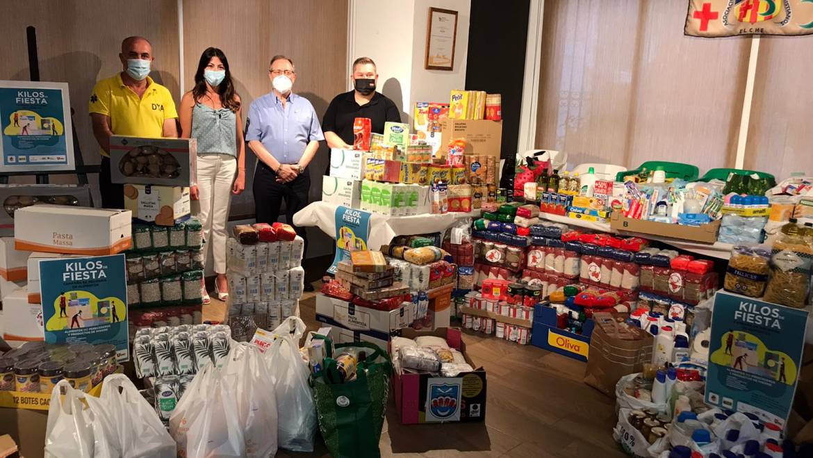La Asociación Festera de Moros y Cristianos de Elche recoge 4.000 kilos de alimentos para familias vulnerables con la iniciativa solidaria ‘Kilos de fiesta’