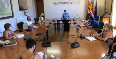 El alcalde recoge las peticiones de los vecinos y manifiesta su compromiso de mejorar los servicios de la ciudad