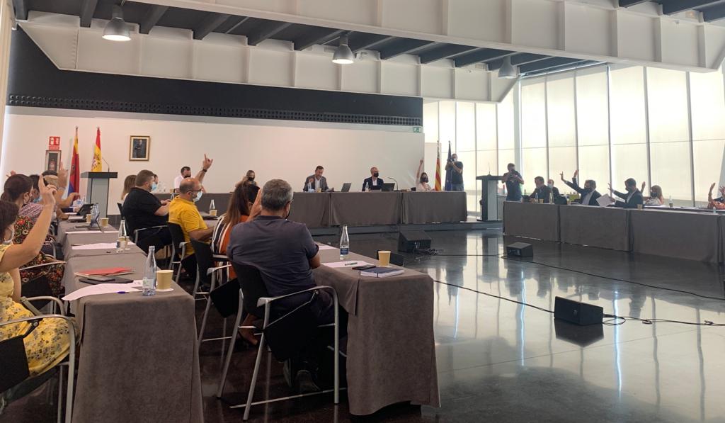 El Pleno saca adelante la adhesión del Ayuntamiento al Real Decreto del Gobierno para el uso de los fondos municipales