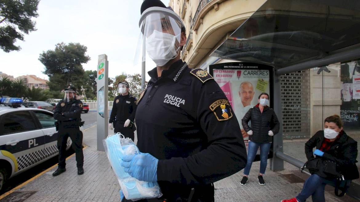 La Policia tramita 262 sancions per no portar màscara o fer-ne un mal ús durant el cap de setmana