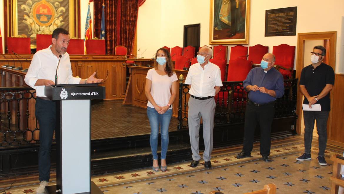 Presentan en el Salón de Plenos la serie documental ‘En temps de festa’, que desvela los aspectos más desconocidos del Misteri