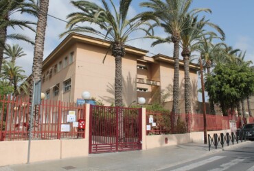 Elche recibe 884.000 euros para mejorar el confort térmico de 73 centros educativos
