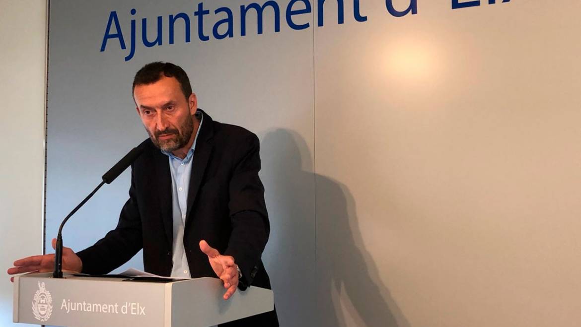 El alcalde de Elche pide que igual que con la pandemia no se baje la guardia en la lucha contra la violencia de género