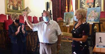 La concejalía de Política de Mayores entrega los premios del I Concurso de Relatos y Pintura ‘Recuerdos de Verano’ a Ángel Sánchez y Luisa Fernanda Escalada