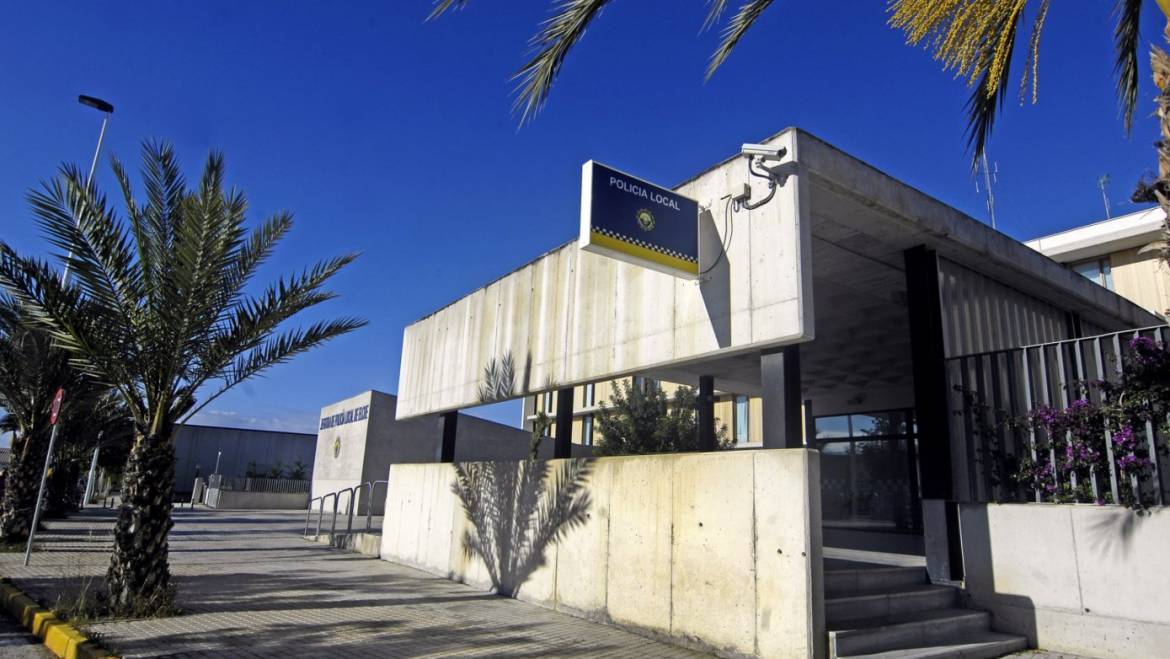 La Policía Local de Elche detiene a dos personas por el robo en el interior de un restaurante