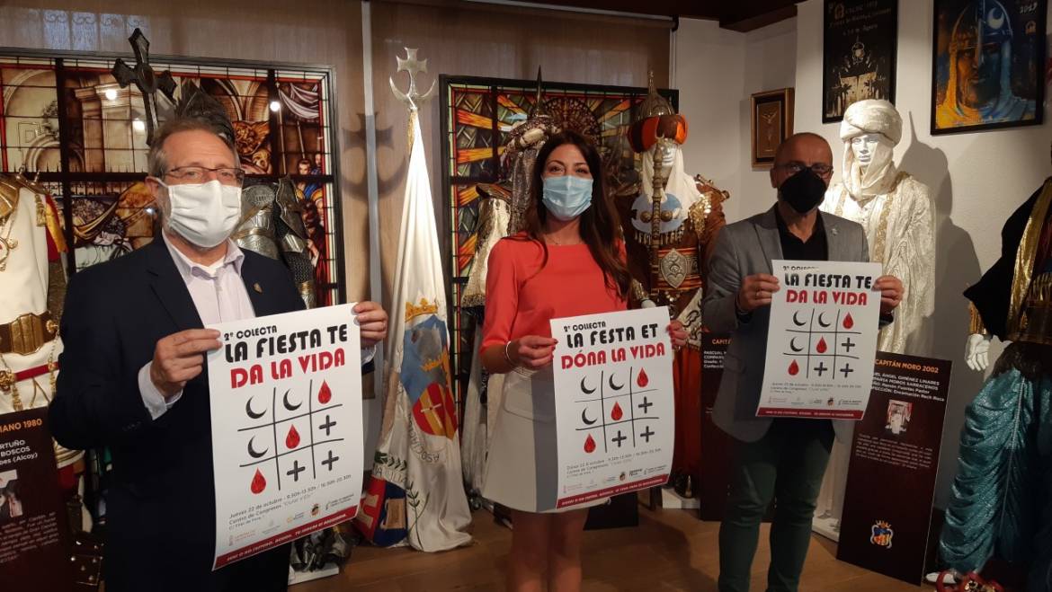 La concejala de Sanidad y Fiestas apoya la maratón de donación de sangre organizada por Moros y Cristianos