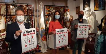 La concejala de Sanidad y Fiestas apoya la maratón de donación de sangre organizada por Moros y Cristianos