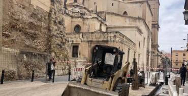Aigües d’Elx recibe la autorización de la Conselleria de Cultura para continuar con las obras en la calle Uberna