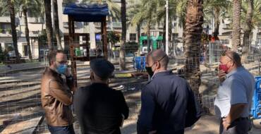 El Ayuntamiento renueva los juegos infantiles del Jardín Salvador Allende donde colocará caucho procedente del reciclaje de zapatillas Nike