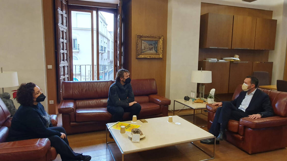 El alcalde apoya al sector de la peluquería, estética y barbería ante la situación que está atravesando por la pandemia
