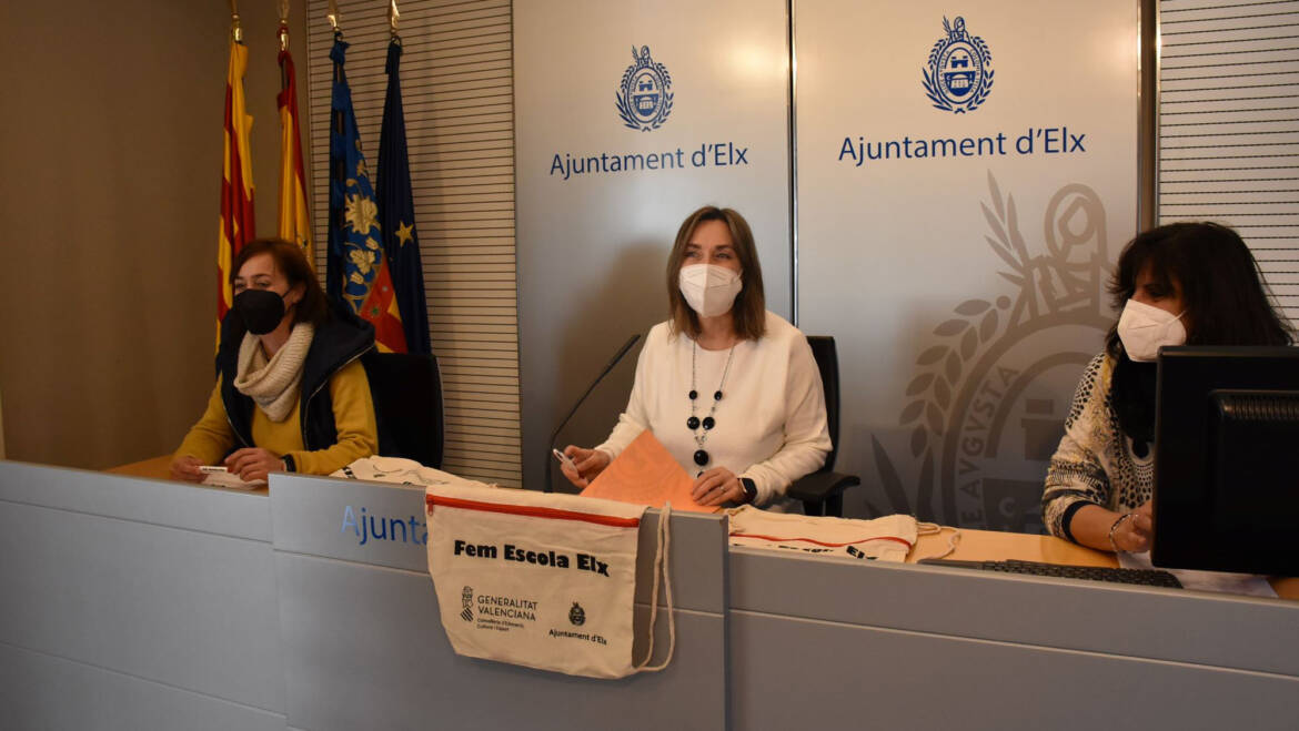 Cerca de 600 estudiantes de colegios e institutos ilicitanos se benefician ya de clases de apoyo gracias al proyecto ‘Fem Escola’