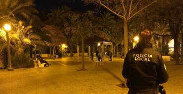 La Policía Local de Elche detiene a un hombre por atentar contra a agentes de la autoridad