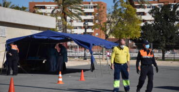 El Ayuntamiento de Elche y Salud Pública instalan una carpa para realizar pruebas PCR con cita previa y descongestionar los centros de salud y el Hospital General